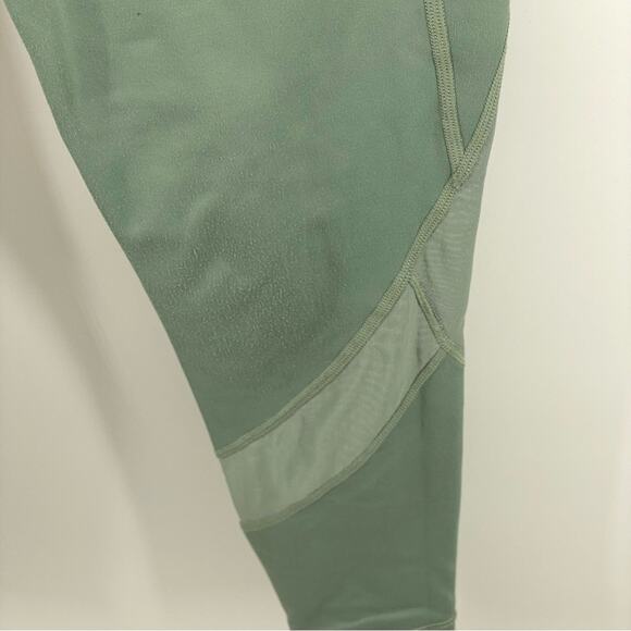 Athleta Eclipse 7/8 Tight Lead Green Seafoam Sage Athleisure Yoga Leggings Sz XS - Picture 8 of 12
